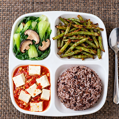 成都企业食堂承包：如何提供川味特色菜品（如小炒、面食）